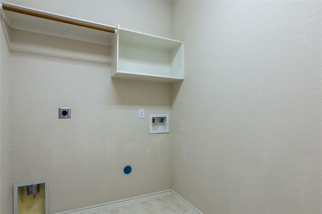 8938 Headstall Drive, Tomball, TX 77375