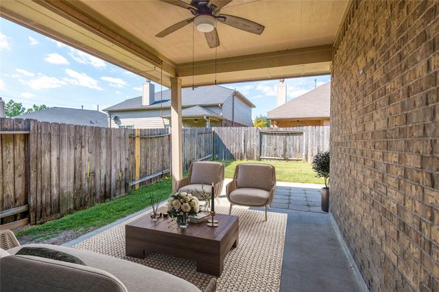 8938 Headstall Drive, Tomball, TX 77375