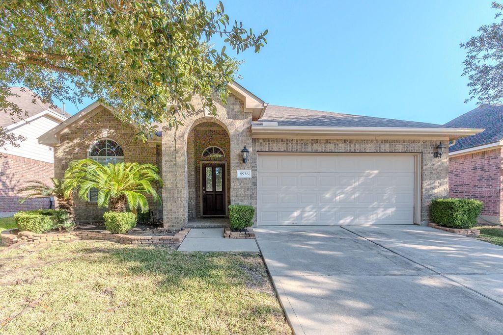 8938 Headstall Drive, Tomball, TX 77375