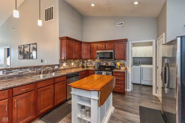 15206 High Timber Lane, Noblesville, IN 46060