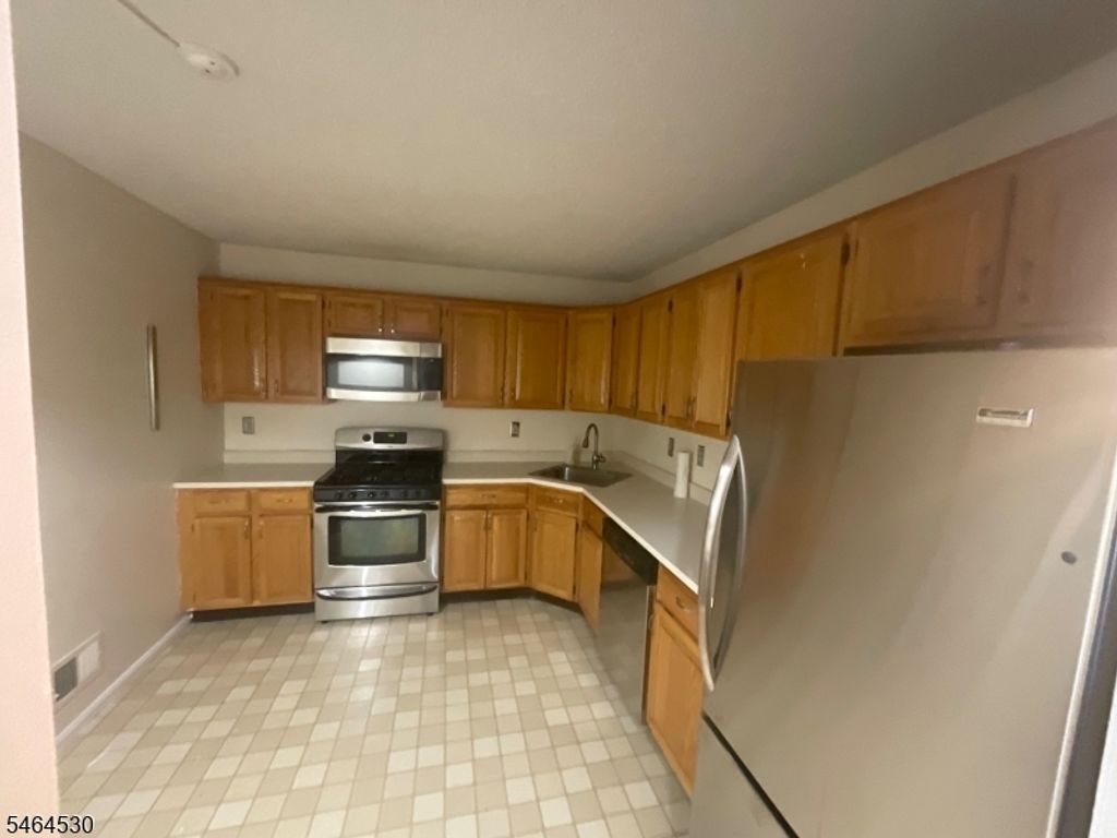 106 Amethyst Way, Franklin Twp., NJ 08823 — photo 2