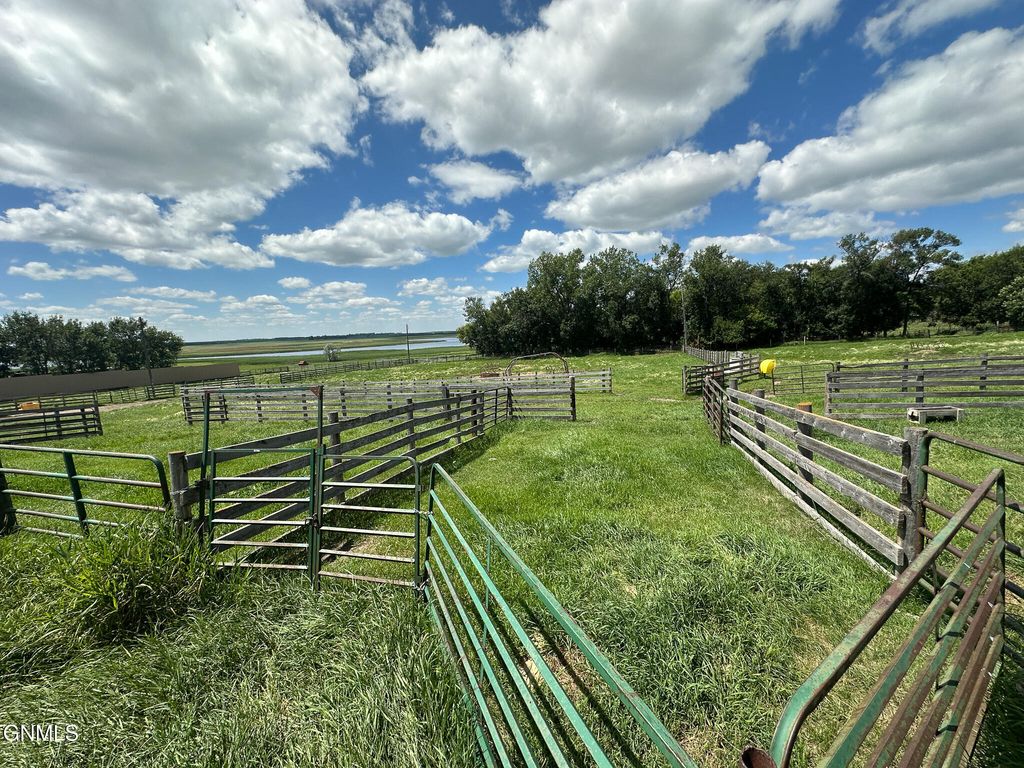 679 38th Avenue NE, Bowdon, ND 58418 photo 171