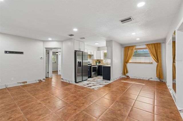 5857 4TH AVENUE N, St Petersburg, FL 33710