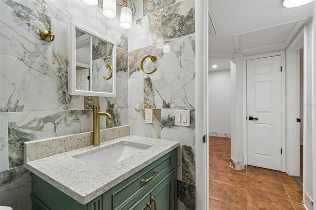 5857 4TH AVENUE N, St Petersburg, FL 33710