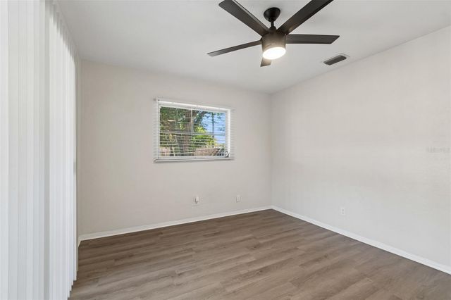 5857 4TH AVENUE N, St Petersburg, FL 33710