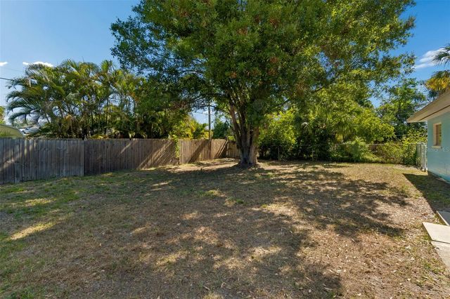 5857 4TH AVENUE N, St Petersburg, FL 33710