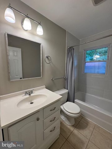 110 EDGEHILL DR, Locust Grove, VA 22508