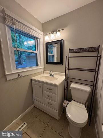 110 EDGEHILL DR, Locust Grove, VA 22508