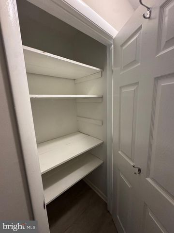 110 EDGEHILL DR, Locust Grove, VA 22508