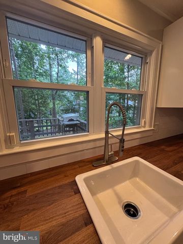110 EDGEHILL DR, Locust Grove, VA 22508