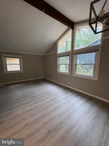 110 EDGEHILL DR, Locust Grove, VA 22508