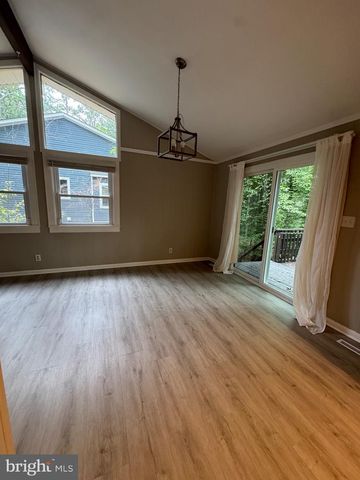 110 EDGEHILL DR, Locust Grove, VA 22508