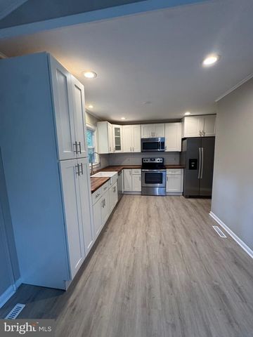 110 EDGEHILL DR, Locust Grove, VA 22508