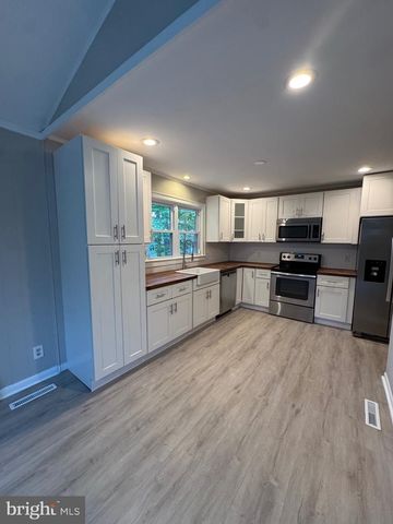 110 EDGEHILL DR, Locust Grove, VA 22508