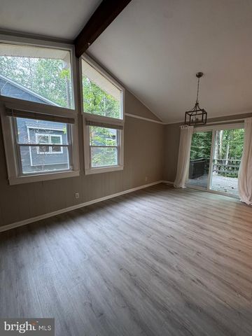 110 EDGEHILL DR, Locust Grove, VA 22508