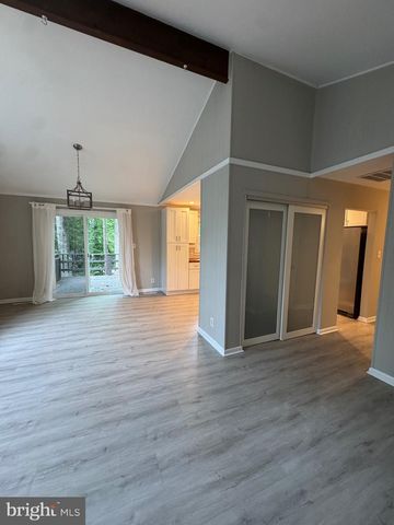 110 EDGEHILL DR, Locust Grove, VA 22508