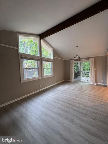 110 EDGEHILL DR, Locust Grove, VA 22508
