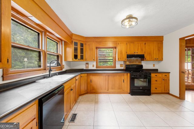 966 Wahoo Creek Road, Murrayville, GA 30564