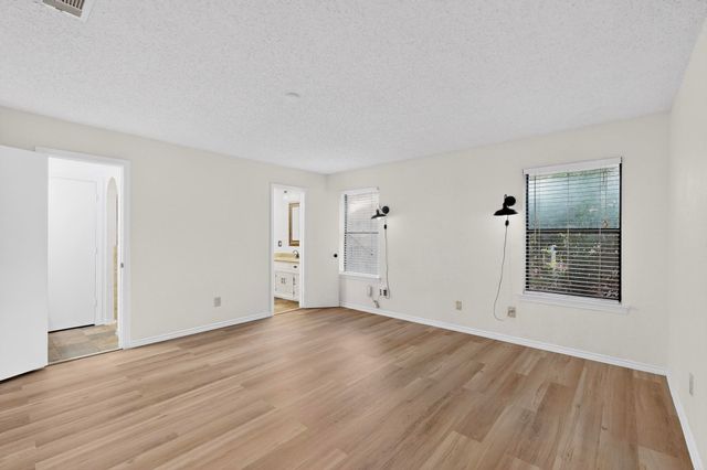 1910 Glen Hill Drive, Carrollton, TX 75007