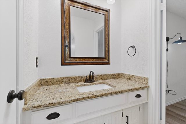 1910 Glen Hill Drive, Carrollton, TX 75007