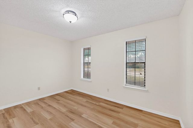 1910 Glen Hill Drive, Carrollton, TX 75007