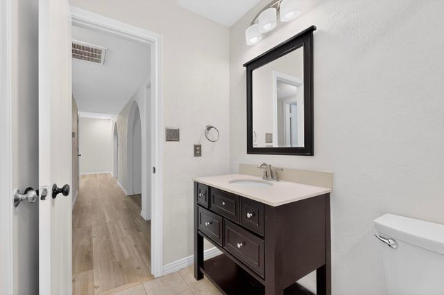 1910 Glen Hill Drive, Carrollton, TX 75007