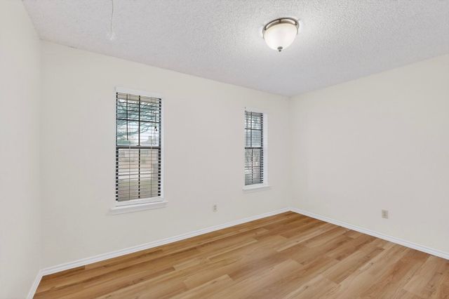 1910 Glen Hill Drive, Carrollton, TX 75007