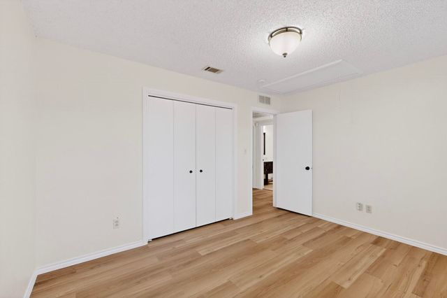 1910 Glen Hill Drive, Carrollton, TX 75007