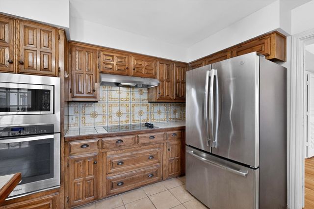 1910 Glen Hill Drive, Carrollton, TX 75007