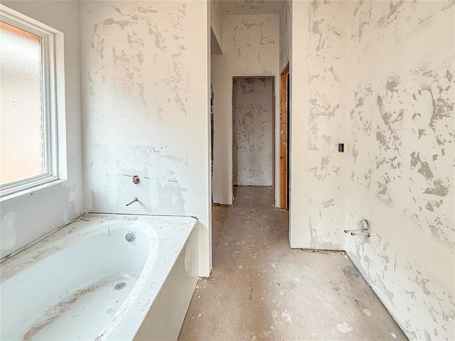 11712 SW 15th Terrace, Yukon, OK 73099