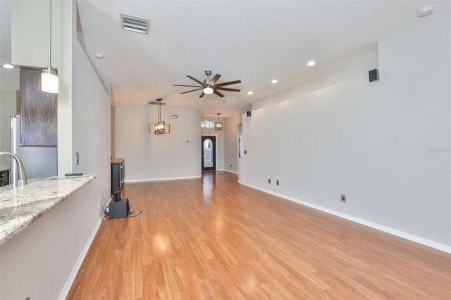 19512 MORDEN BLUSH DRIVE, Lutz, FL 33558