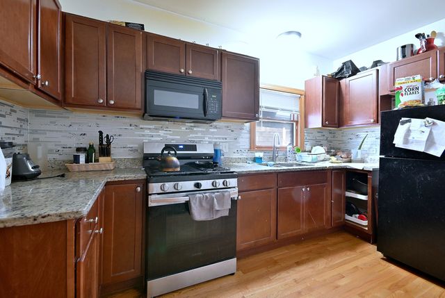 5029 W ALTGELD Street, Chicago, IL 60639