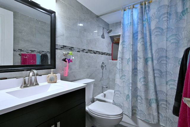 5029 W ALTGELD Street, Chicago, IL 60639