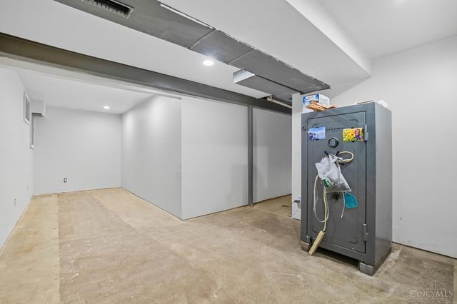 7835 Pfeiffer Road, Montgomery, OH 45242