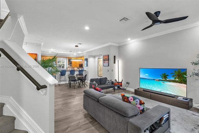 1033 NE 17th Way 1905, Fort Lauderdale, FL 33304