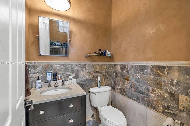 1033 NE 17th Way 1905, Fort Lauderdale, FL 33304