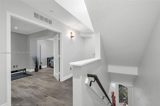 1033 NE 17th Way 1905, Fort Lauderdale, FL 33304