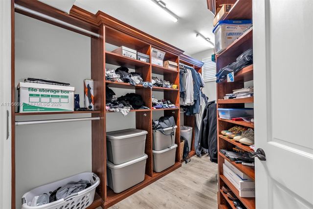 1033 NE 17th Way 1905, Fort Lauderdale, FL 33304