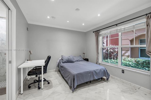 1033 NE 17th Way 1905, Fort Lauderdale, FL 33304