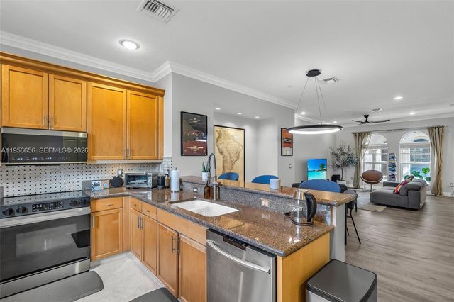 1033 NE 17th Way 1905, Fort Lauderdale, FL 33304