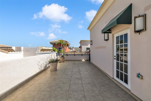 1033 NE 17th Way 1905, Fort Lauderdale, FL 33304