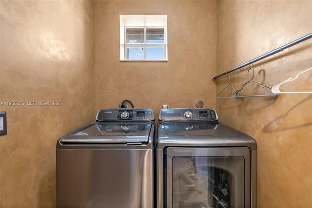 1033 NE 17th Way 1905, Fort Lauderdale, FL 33304