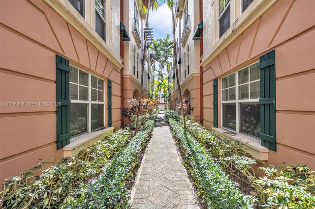 1033 NE 17th Way 1905, Fort Lauderdale, FL 33304