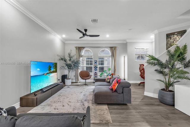 1033 NE 17th Way 1905, Fort Lauderdale, FL 33304