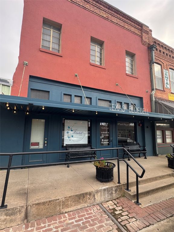 215 W 6th Street, Ferris, TX 75125