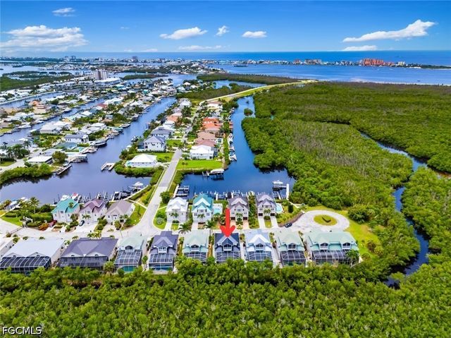 12220 Siesta DR, Fort Myers Beach, FL 33931