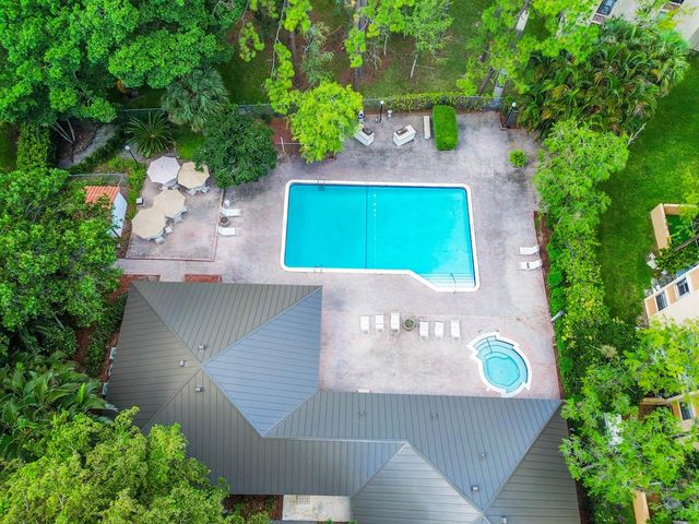 8441 Forest Hills Drive 306, Coral Springs, FL 33065