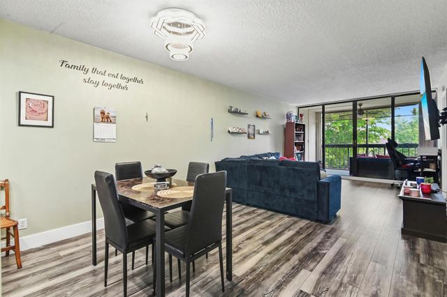 8441 Forest Hills Drive 306, Coral Springs, FL 33065