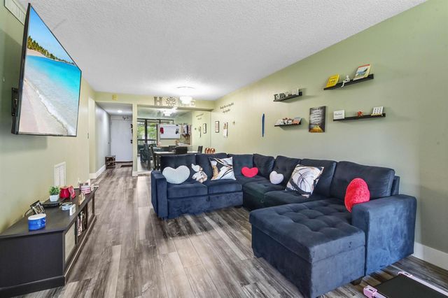 8441 Forest Hills Drive 306, Coral Springs, FL 33065