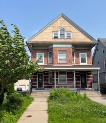 10 Burton Street, Hartford, CT 06154